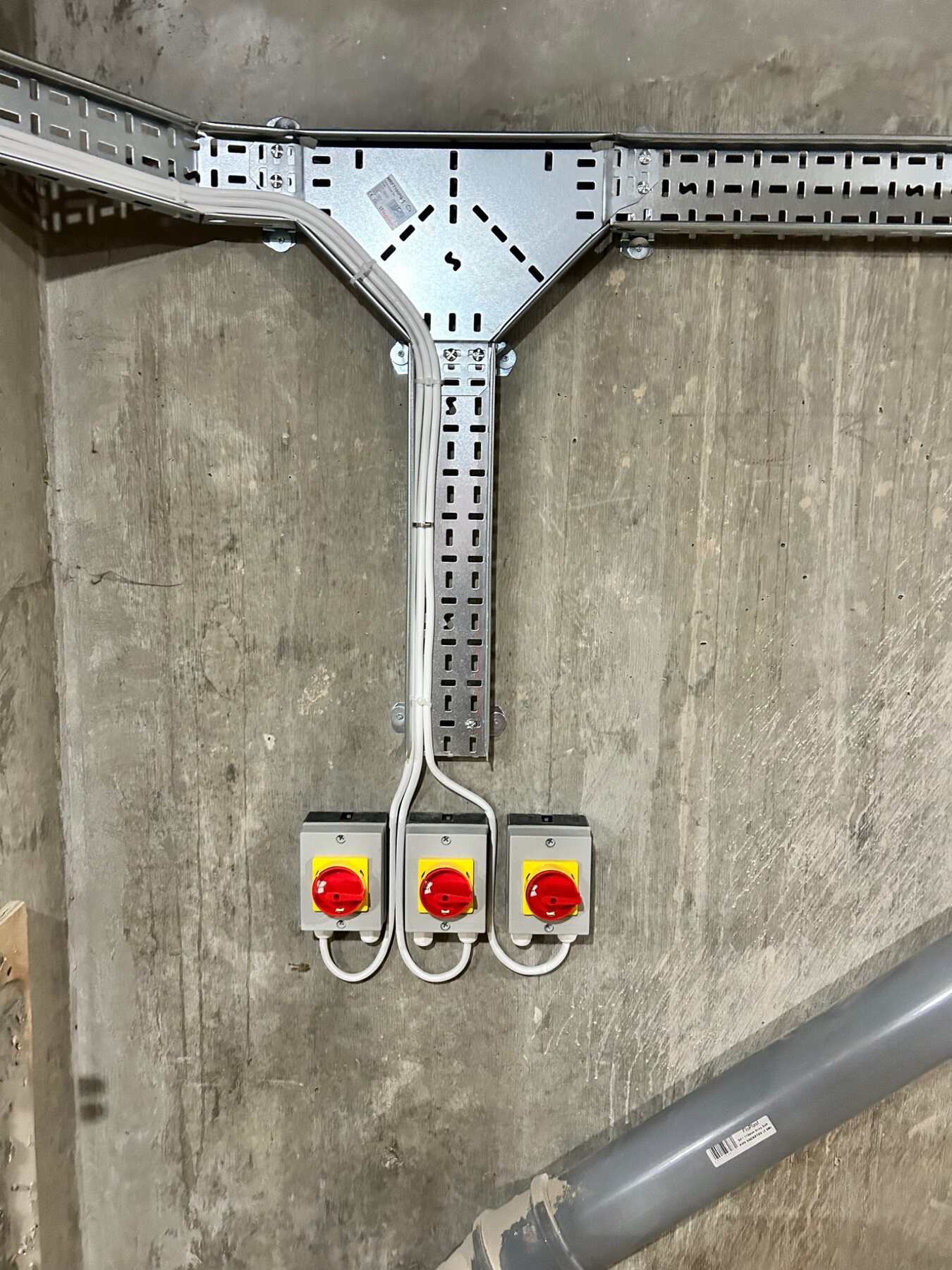Commercial containment and local isolation equipment