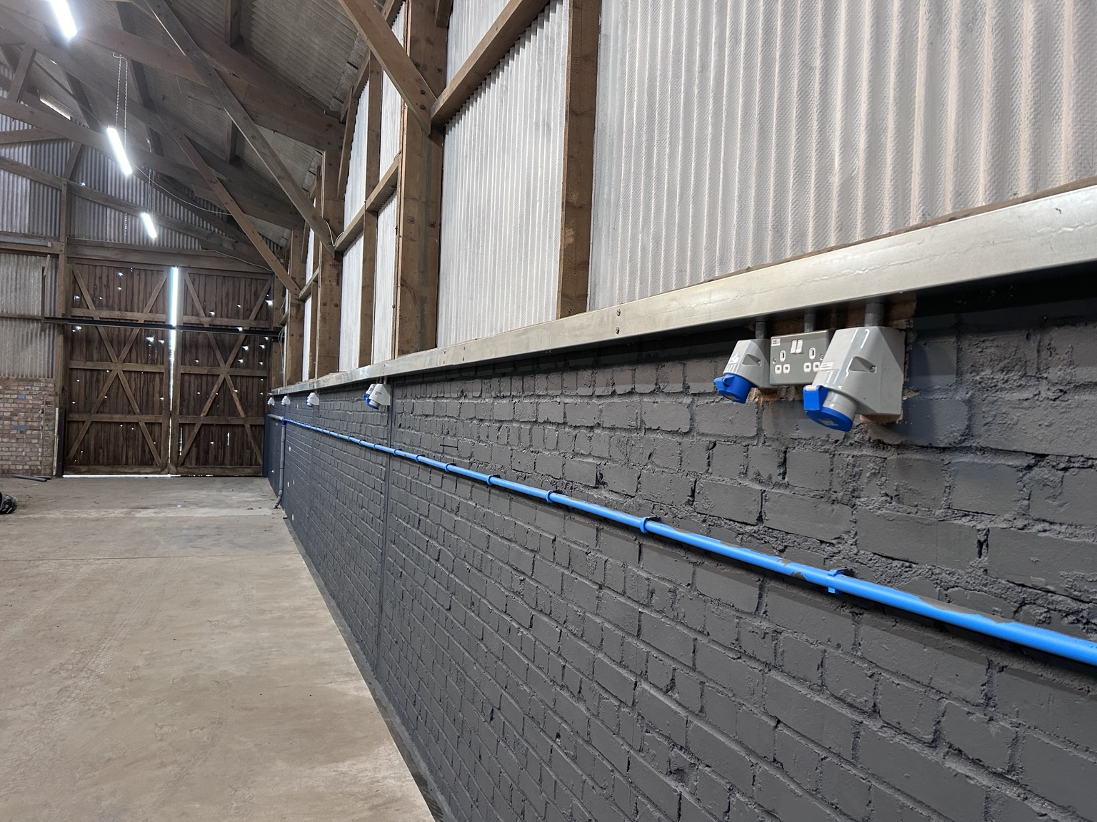 Industrial power installation