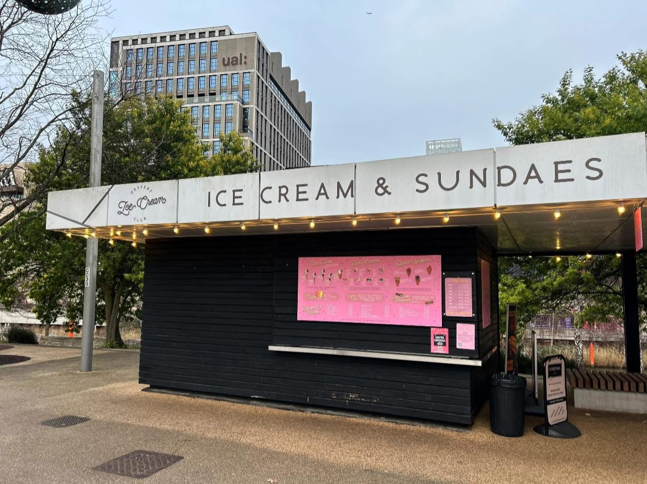 Exterior kiosk lighting